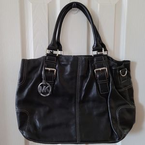 MICHAEL KORS BLACK HANDBAG